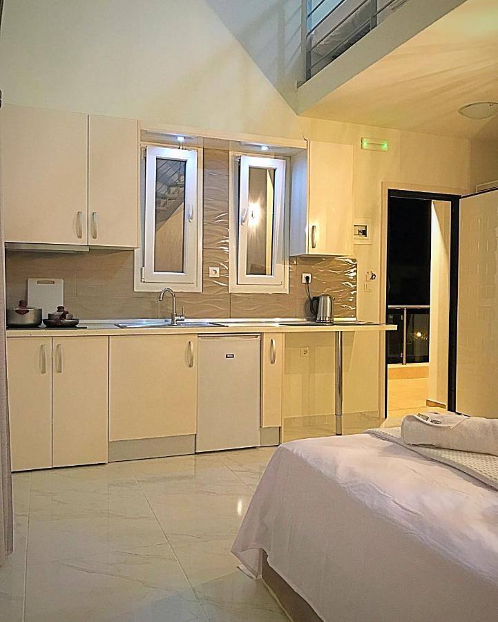 Sky Rays Luxury Apartments Nikiti  Esterno foto