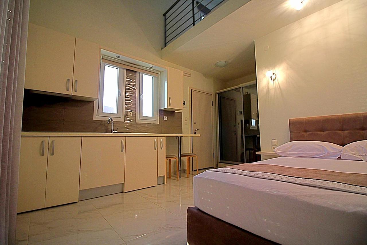 Sky Rays Luxury Apartments Nikiti  Esterno foto